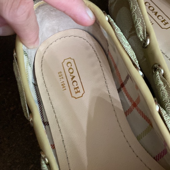Coach Carisa (A0298) Flats/Loafers in Mint Condition, Size 7.5B - Picture 9 of 10
